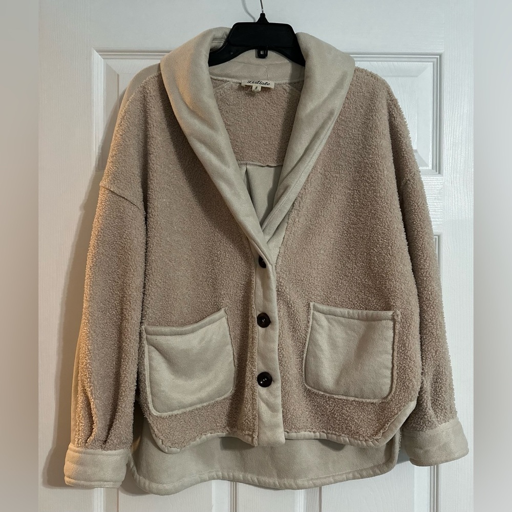 Listicle Women’s  Beige Sherpa Jacket‎ - Size Small